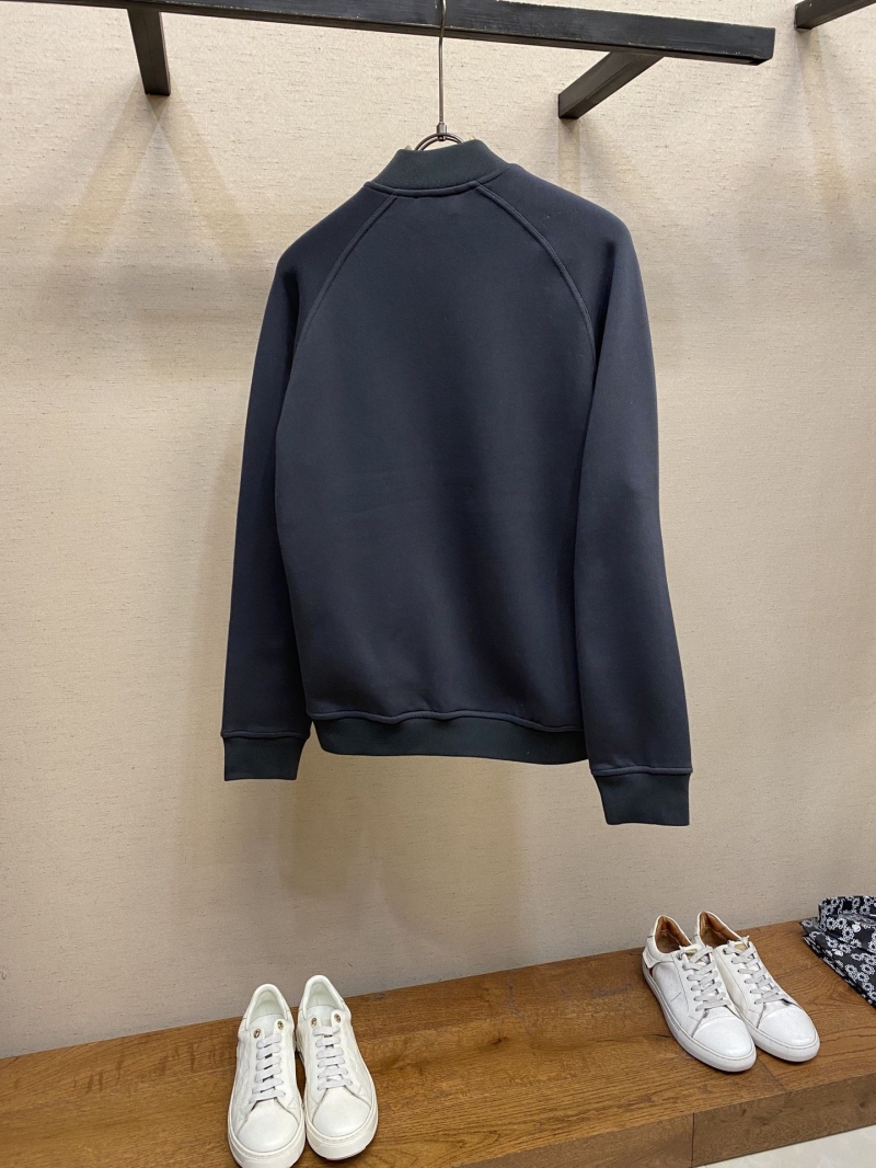 H**me5 outwear